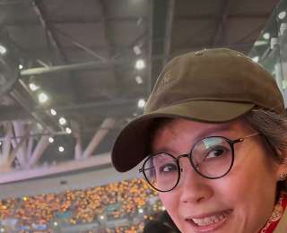 63歲葉童坐“山頂”看孫燕姿演唱會(huì)，談感受：跟大家一起開(kāi)心