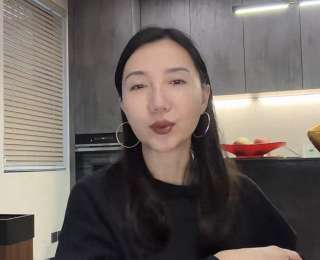 阿朵自曝吃隔夜三文魚致全家食物中毒