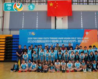 国际篮联中国青训女子篮球特训营在武钢三中启幕