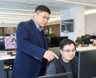 光谷企業(yè)成功研發(fā)芯片“鍵合”裝備，填補(bǔ)國(guó)內(nèi)空白