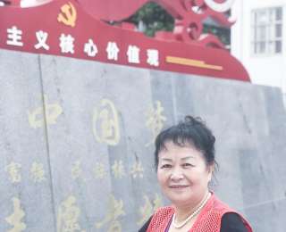 命运以痛吻她，她却报之以光——“倪阿姨”的向善人生