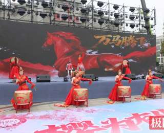 春花烂漫时节，湖北江陵樱花谷开启春日游园会