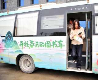 夷陵：“书香邓村 茶香阅色”主题读书活动启动