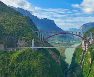 中交二公院设计 乌蒙山大桥获全球桥梁界最高奖