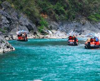 锣鼓喧天闹春峡 扁舟逐浪传文脉——巴东神农溪上演沉浸式非遗文旅盛宴