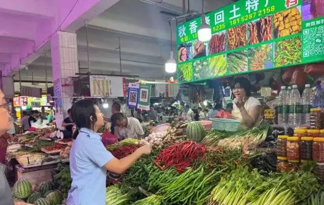 来凤：春菜尝鲜正当时