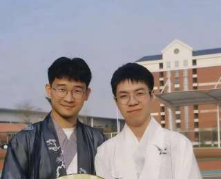 湖大男生三年蓄发50厘米捐公益！志愿春风里，青春正发光