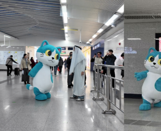 1.3億會員背后的“貓系”戰(zhàn)略：東呈集團小青貓IP如何重塑酒店業(yè)年輕化范本？