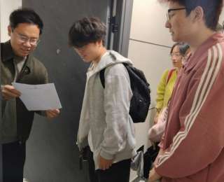 武汉学院归朴团队慧电银家点亮老年智能用电新生活