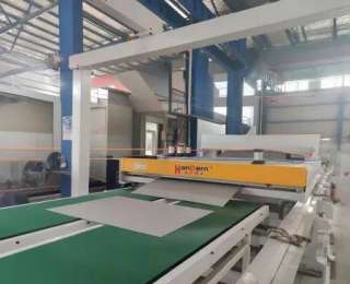 20吨磷石膏包装箱产线在鄂州投产 年消纳磷石膏5万吨 借花湖国际机场“飞”全球