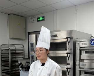 拾爱好、卷考证，上海市民日校、夜校成为“城市第二课堂”