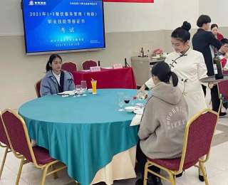 凭“认真和感恩”完成四级跳，武汉女生用七年从中职逆袭至双一流