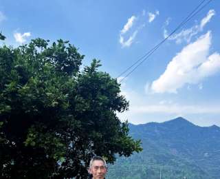 长阳80岁左手画家，做了一个决定！