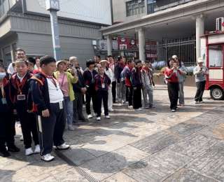武昌这所学校把德育课搬进城市街巷，孩子们在行走的课堂“集勋章”