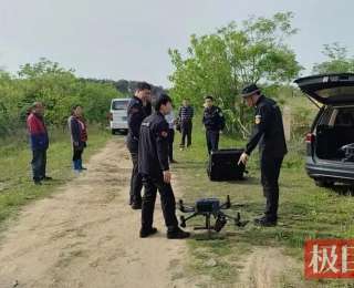 76岁痴呆老人独自走失深山，民警锲而不舍昼夜搜寻与群众合力找回