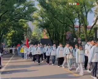 3小时，10公里，黄州启黄中学900师生滨江远足，每一程跋涉，都是春天写给成长的诗行