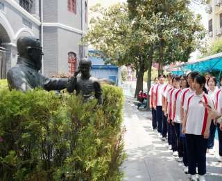 21岁的总指挥与15岁的新团员：百年校史馆里的青春对话