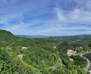 保康：初夏好风日 醉美香炉山