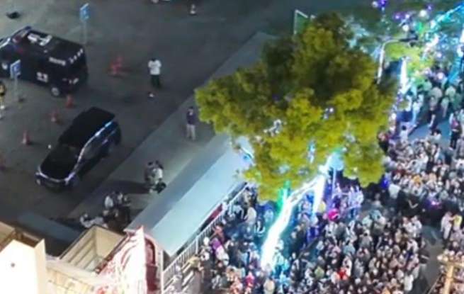 2万人的人海中，3分钟让出一条生命通道