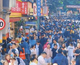 江西南昌:“五一”全域长红燃动英雄城，文旅体商联动，假日活力十足