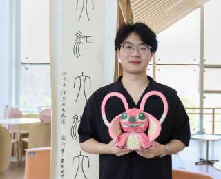 1500多张小纸片拼成动画角色，武汉大二男生把废品变成艺术品