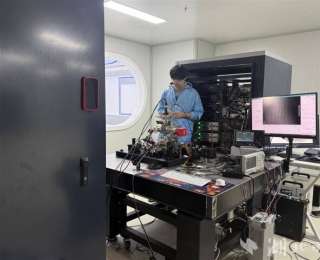 全球首台双核中性原子量子计算机“汉原2号”发布