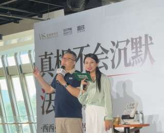 法医“顶流”刘良在武汉签售新书：“把真话讲给老百姓听”
