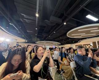 外地读者跨城“追星”刘良，苏州女教师想把他的故事带回课堂