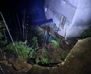 “轰”的一声边坡塌了！20分钟前2户5人安全撤离