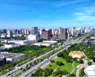 AI时代的底牌，为何藏在一根“头发丝”里？50年前武汉埋下伏笔！