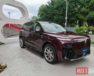 山高路远，总有人为你点亮一盏车灯
