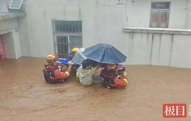 暴雨突袭，随州消防紧急营救转移99名群众